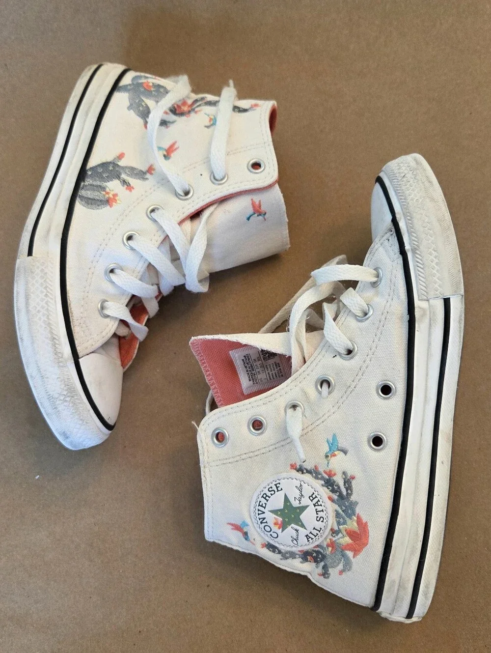 Chuck Taylor All Star Succulent Embroidery Youth size 2 Converse